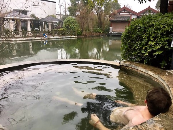 49656294_10218498248755790_3776809131306909696_n