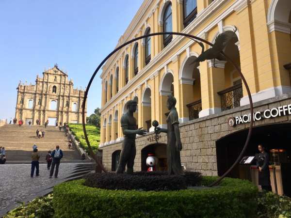 50416214_10218648248945701_250725072455598080_n